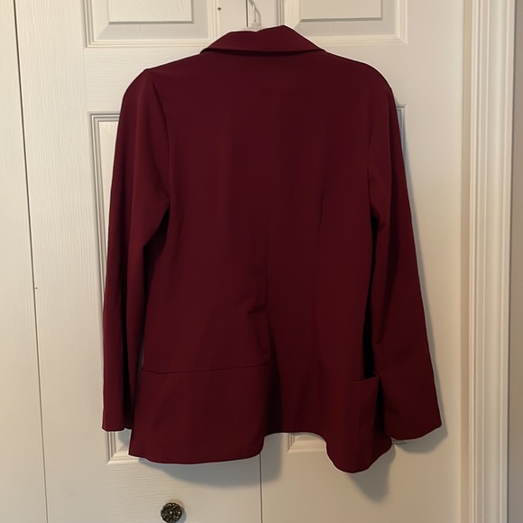 Maroon blazer from Dynamite Clothing - Picture 3 of 3